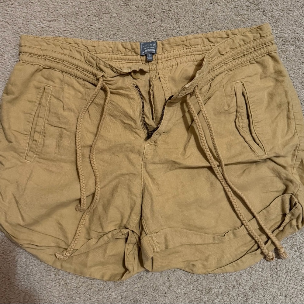 Forever 21 Women's Cargo Shorts in Tan